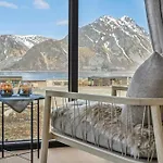 Holiday home Lyngvaer Aurora - Jacuzzi - No 03 Lyngvaeret