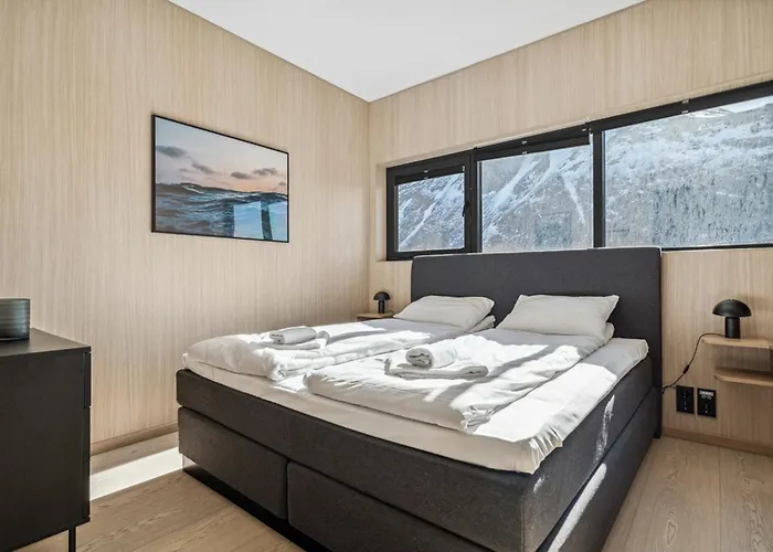 Сasa de vacaciones Lyngvaer Aurora - Jacuzzi - No 03 *
