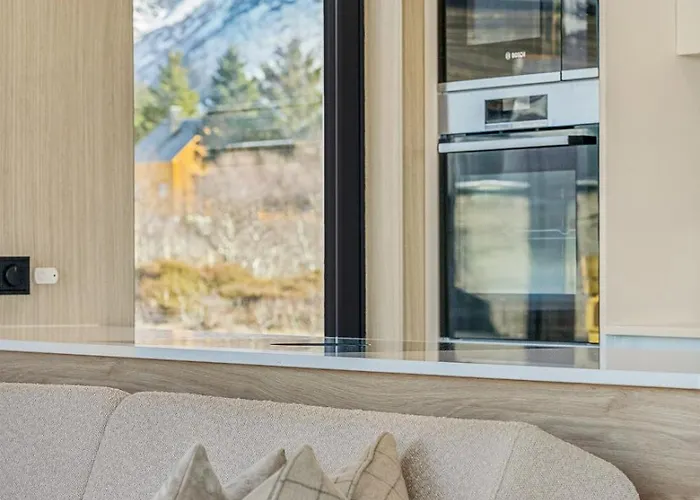 Holiday home Lyngvaer Aurora - Jacuzzi - No 03 Lyngvaeret