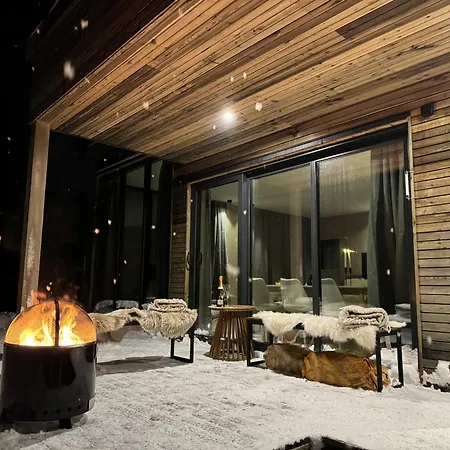 Lyngvaer Aurora Lodge - Jacuzzi - No 03 بيت للعطل *