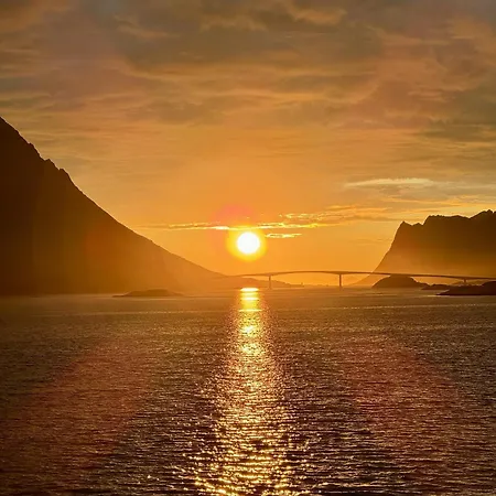 Lyngvaer Aurora Lodge - Jacuzzi - No 03 بيت للعطل